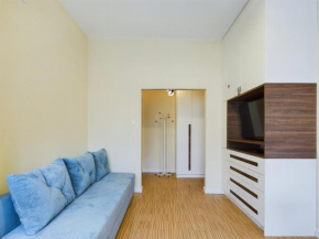 Bright Studio near the Palace of Culture & Science by Noclegi Renters
